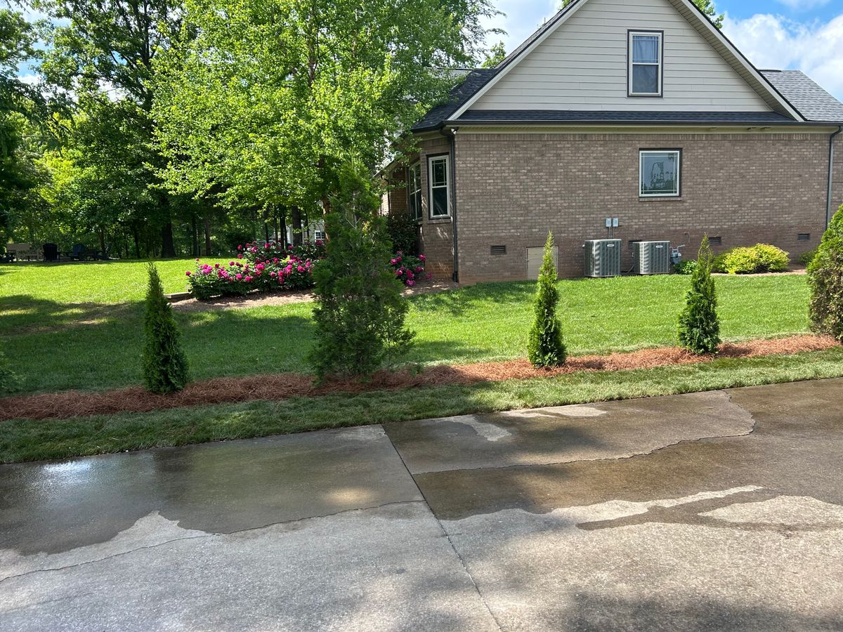 Mulch Installation for Optimum Tree Service And Landscaping in Bowling Green, KY