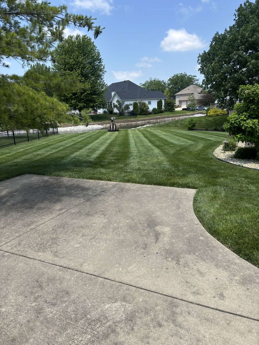 Lawn Maintenance for Finest Lawn N Landscape in Springfield, IL