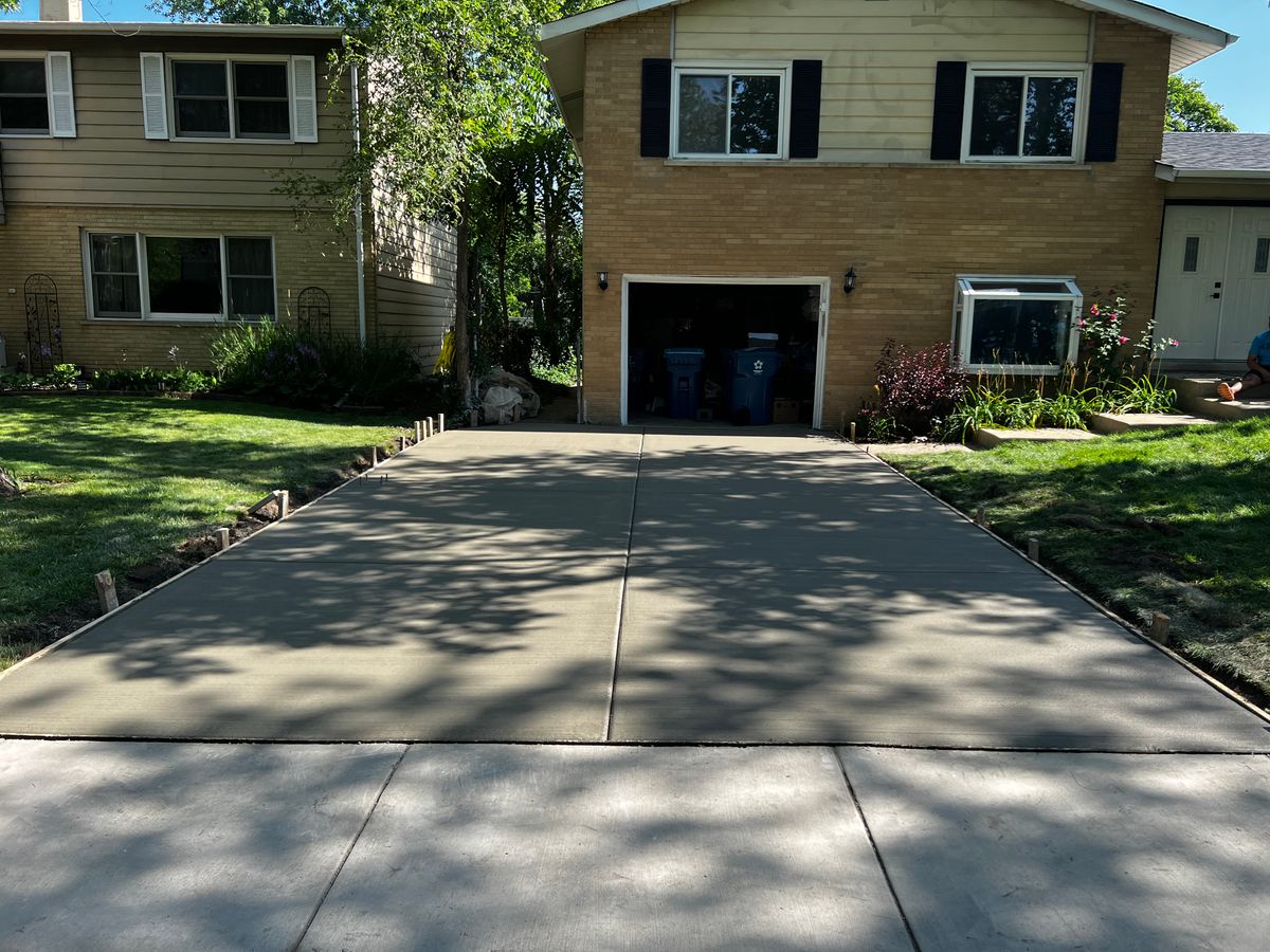 Concrete Driveways for Onyx Concrete Contractors in Chicago, IL