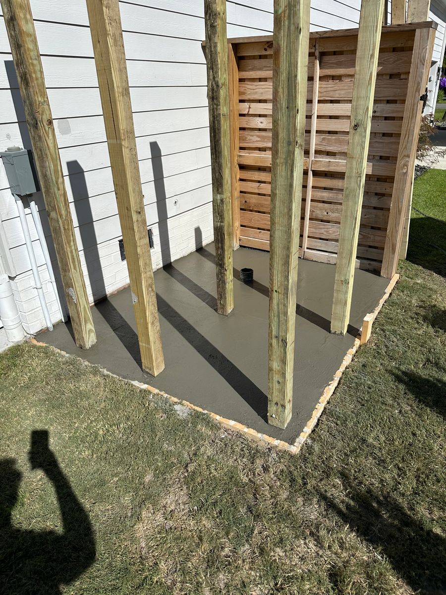 Outdoor showers for Southeastern Property Solutions in Wilmington, NC