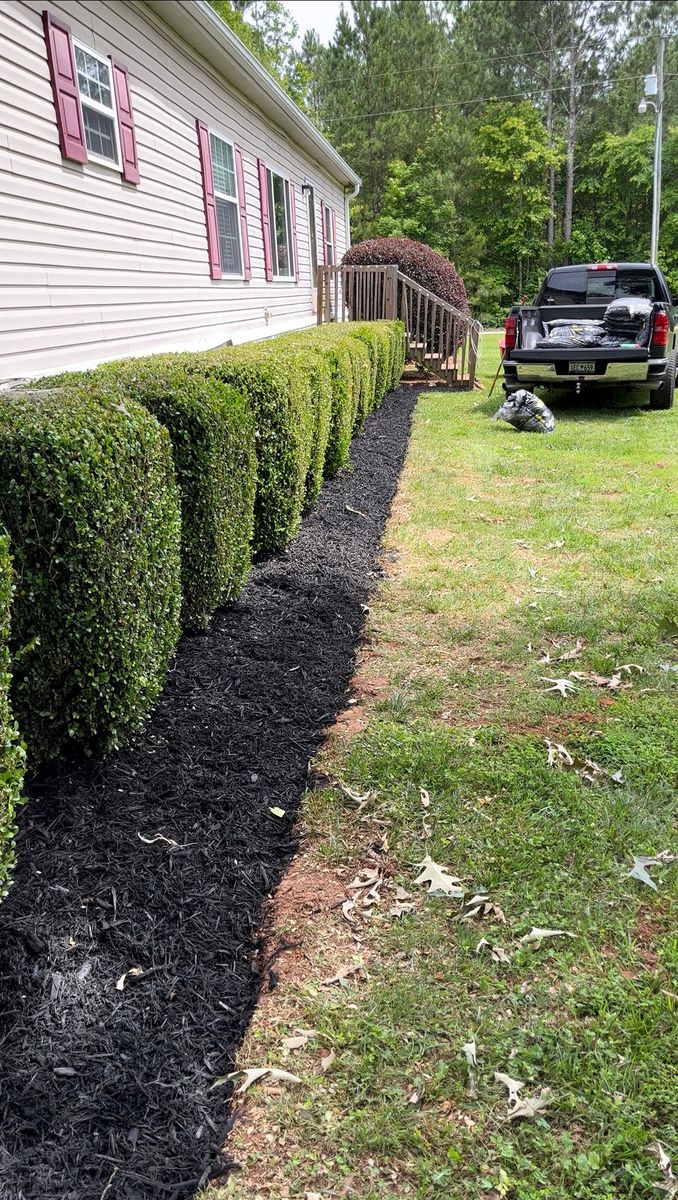 Mulch Installation for Lakeside Lawncare in Cross Hill, SC