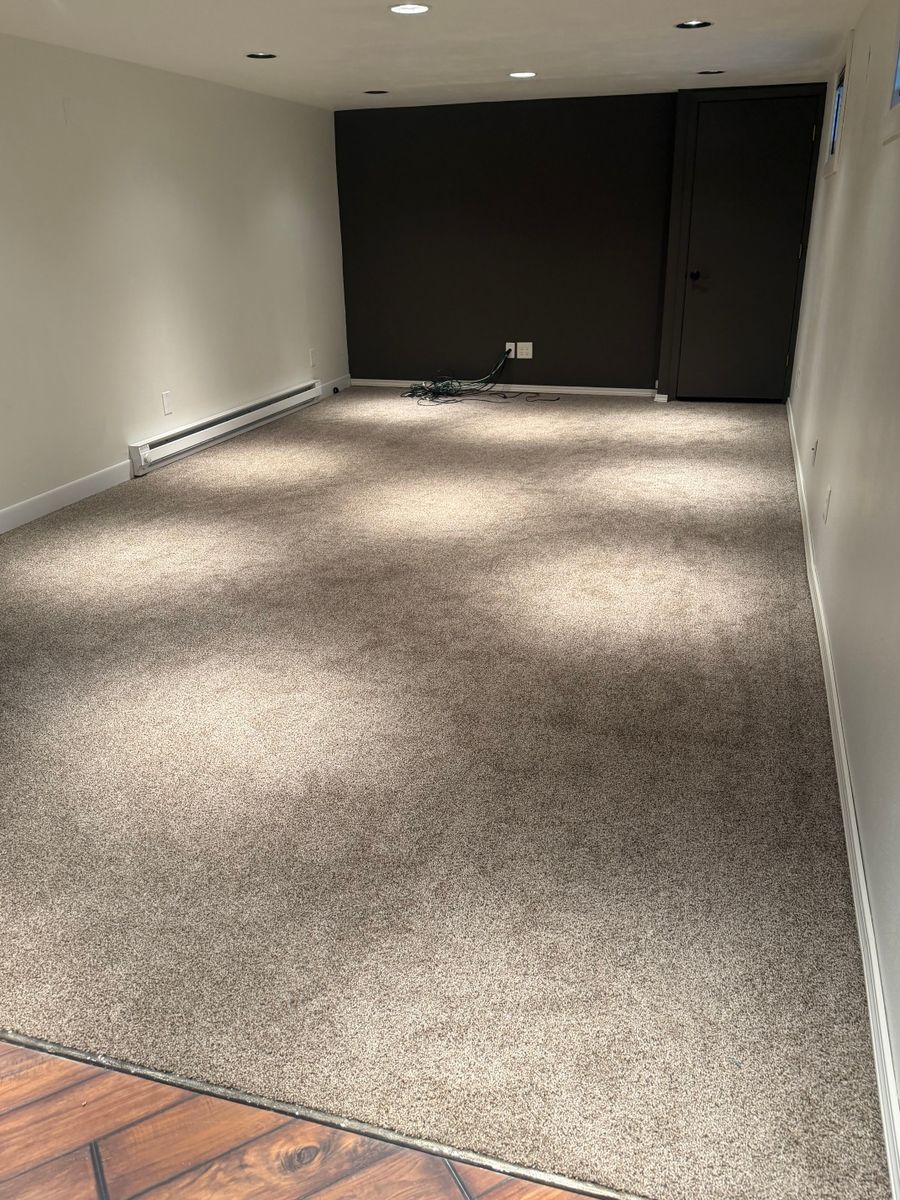 Carpet Installation And Repair for R. Royal Floors in Royalton, MN
