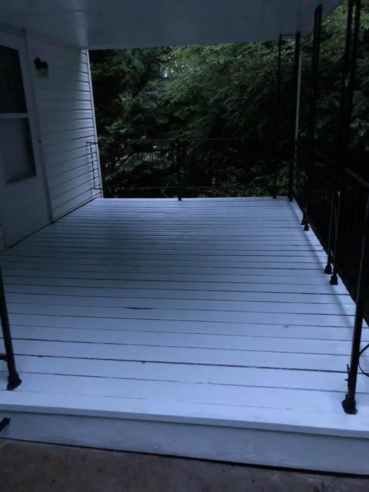 Deck Staining for Top Notch Painting and Remodeling in Vinton, VA
