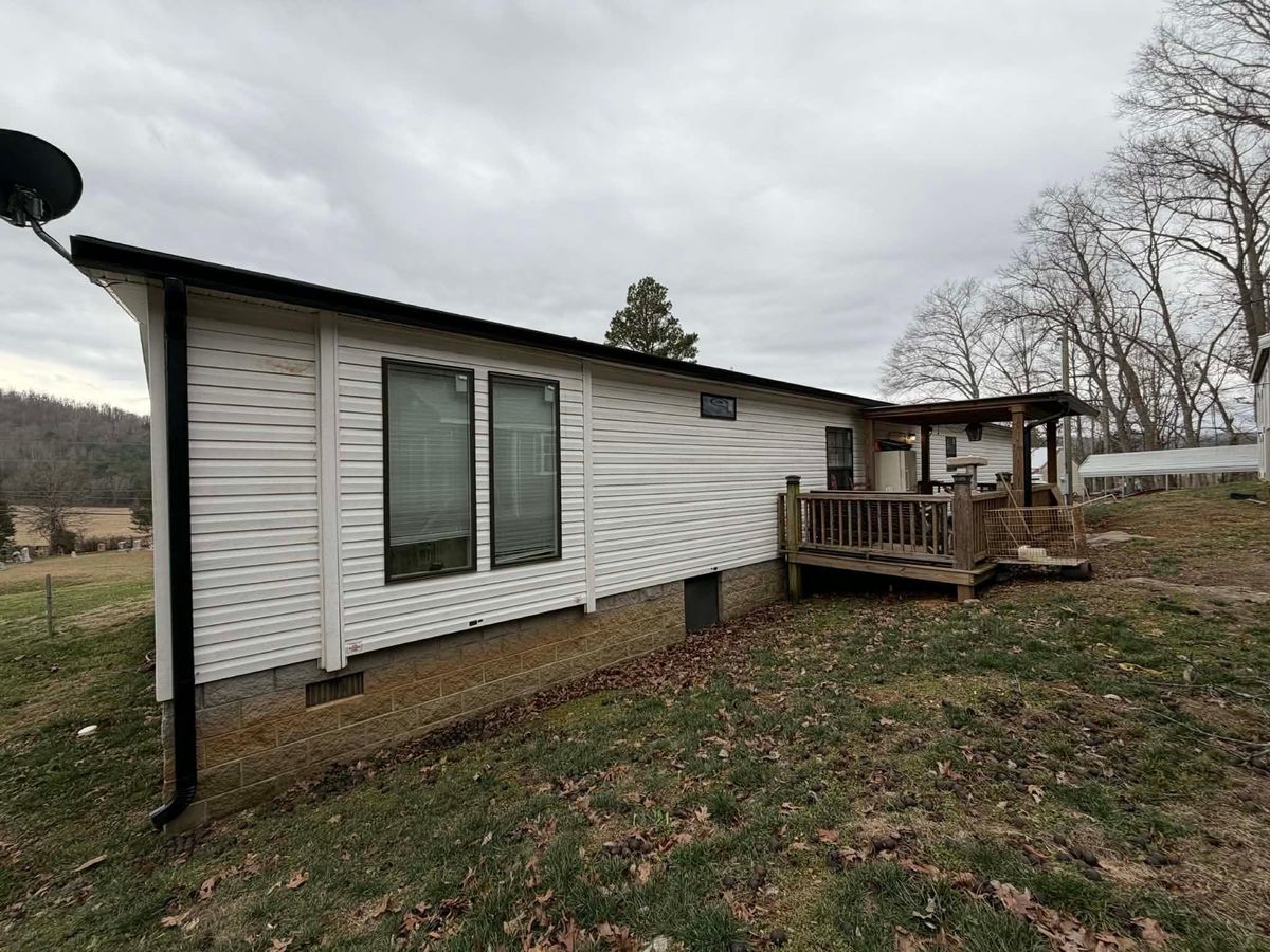 All forms of Siding metal and vynl for KY Gutter Pro & Specialty Roofing Systems in Monticello, KY