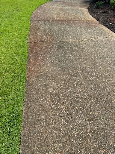 Driveway and Sidewalk Cleaning for Coastline Services  in Chesapeake, VA