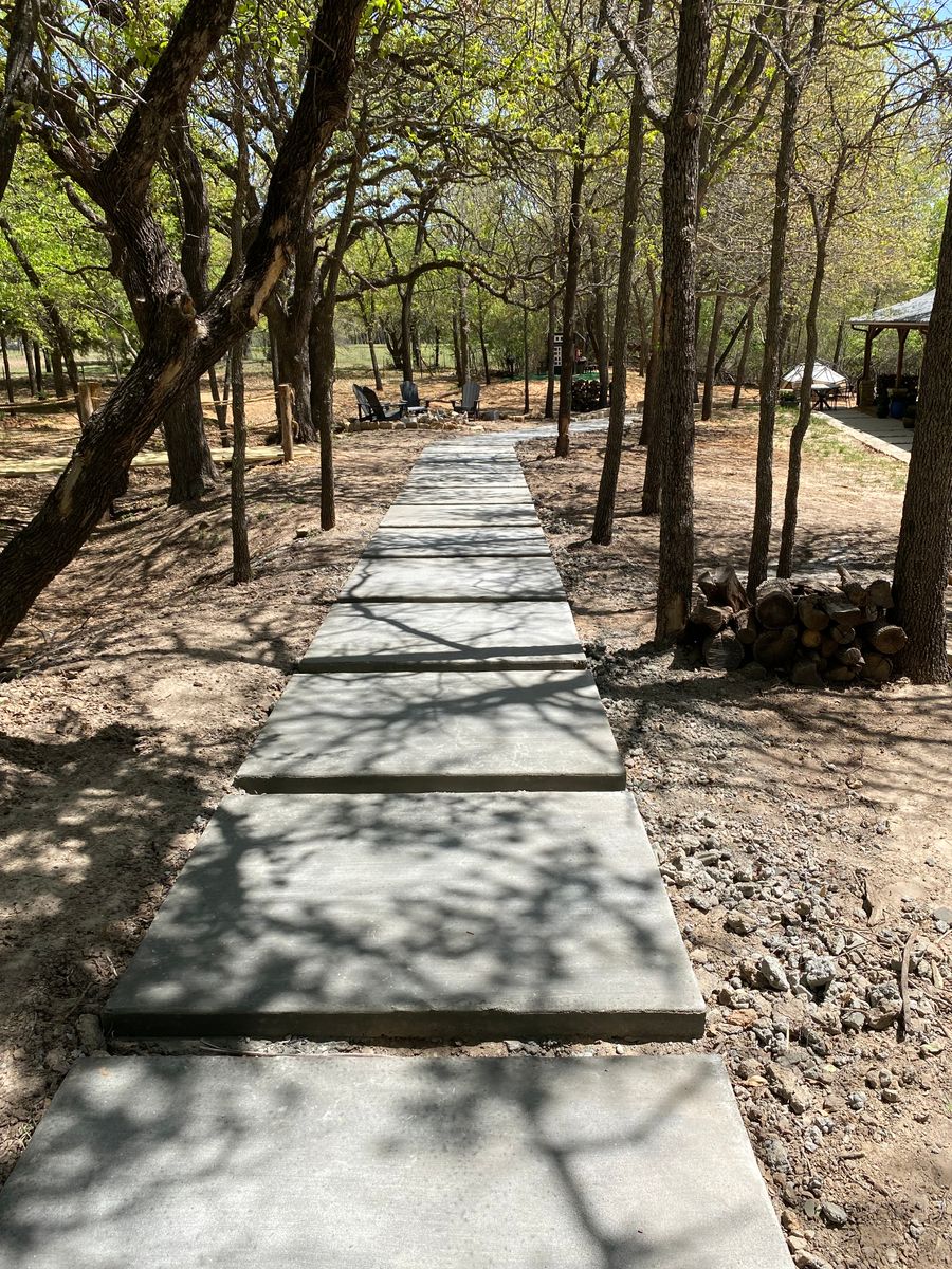 Sidewalks for G2 Custom Concrete in Dallas, TX