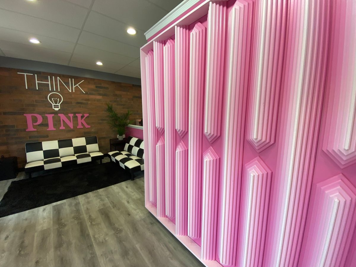 Faux Focal Walls for Full Circle Design in Louisville, OH
