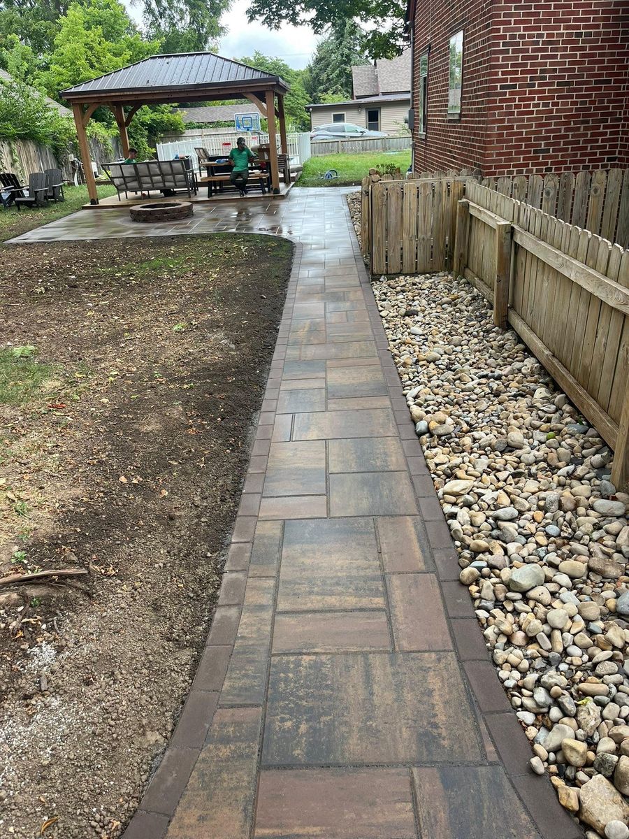 Paver Patios & Walls for Elevate Landscape & Hardscape in West Jefferson, OH