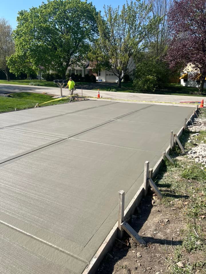Driveways for Luna Dynasty Concrete in Chicago, IL
