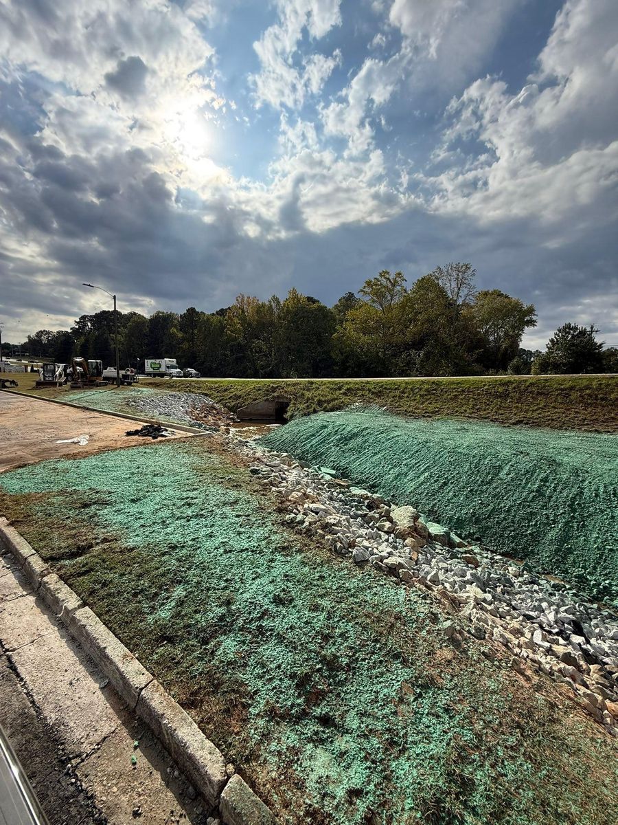 Dirtwork for J&J Hauling and Outdoor LLC  in Fayetteville, GA