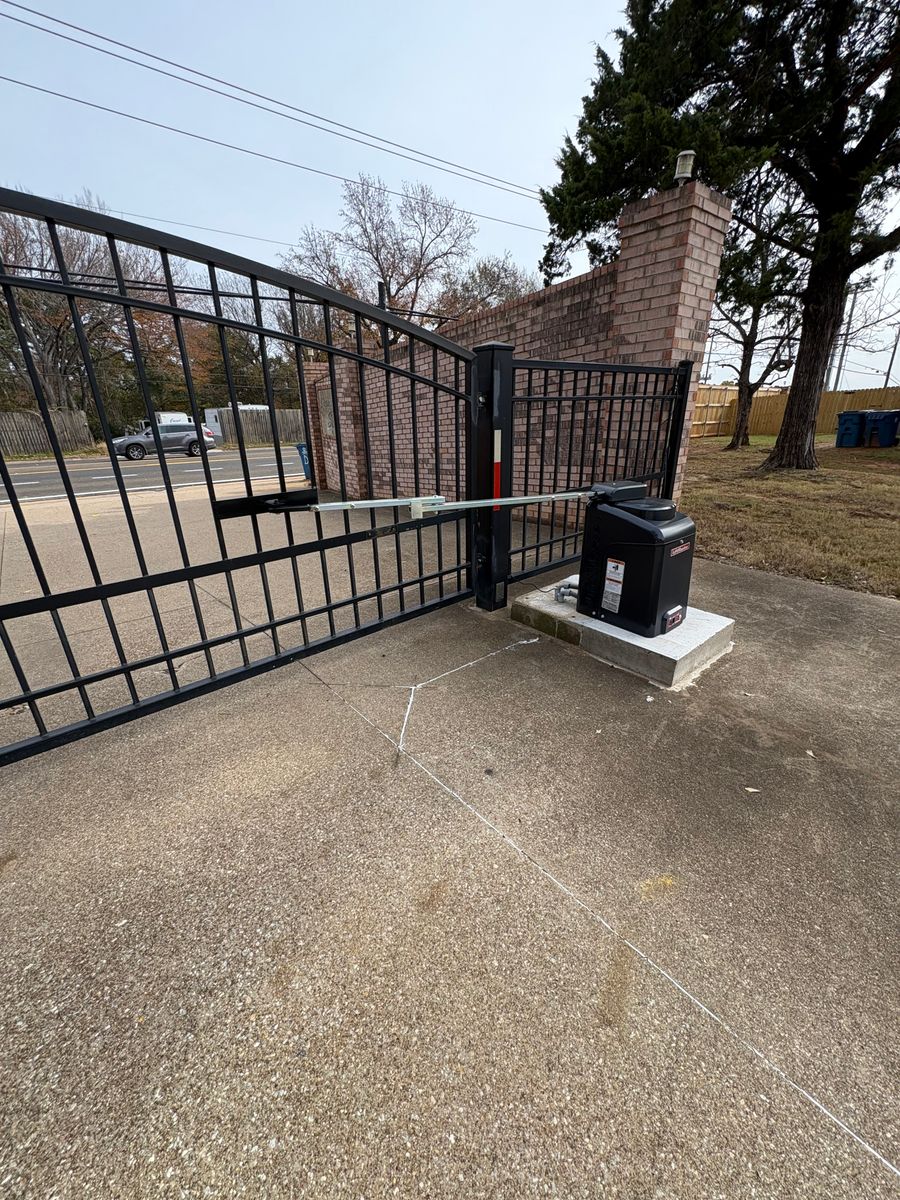 Gate Repair for R & R Metal Works in Tyler, TX
