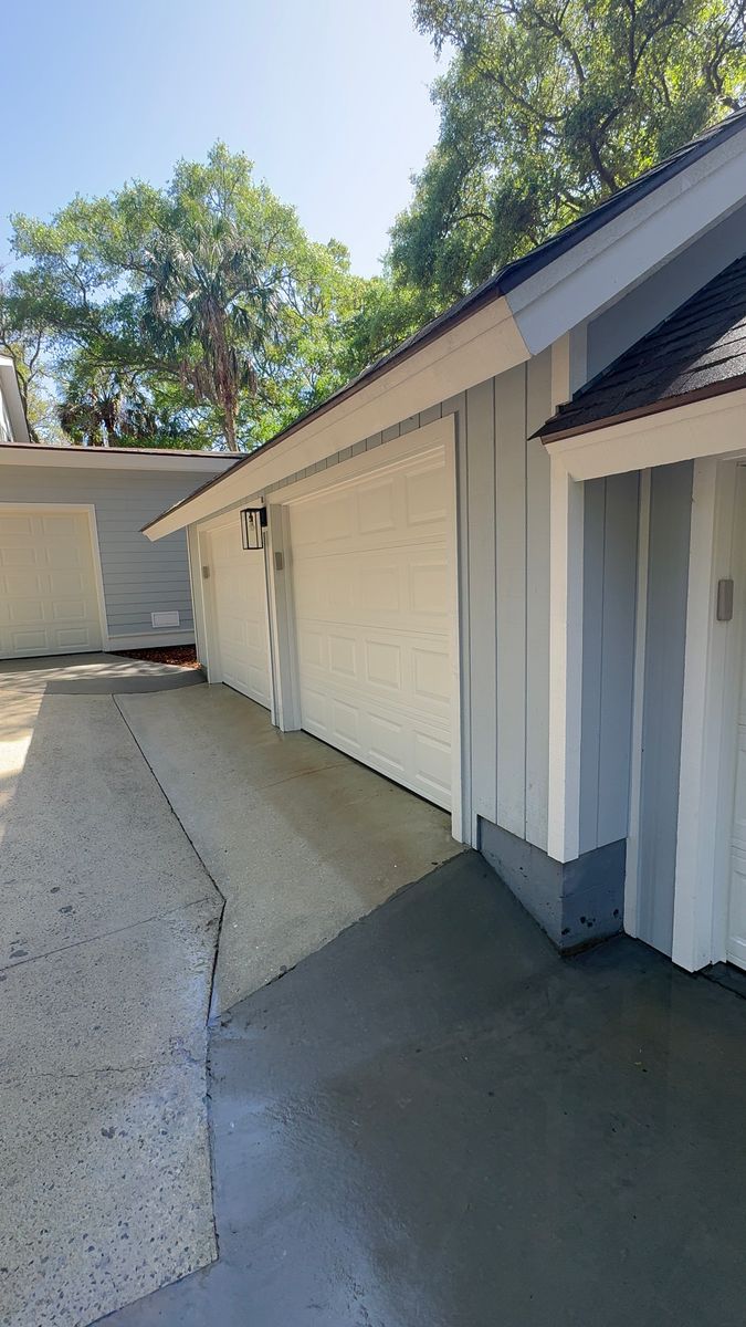 Driveway and Sidewalk Cleaning for Patriot Soft Wash LLC in Beaufort, SC