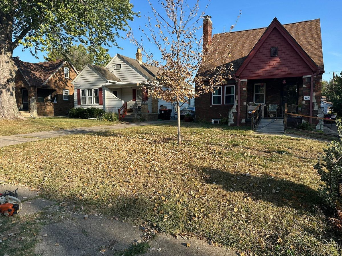 Mowing for Greenlee & Family Landscaping Services in Peoria, IL