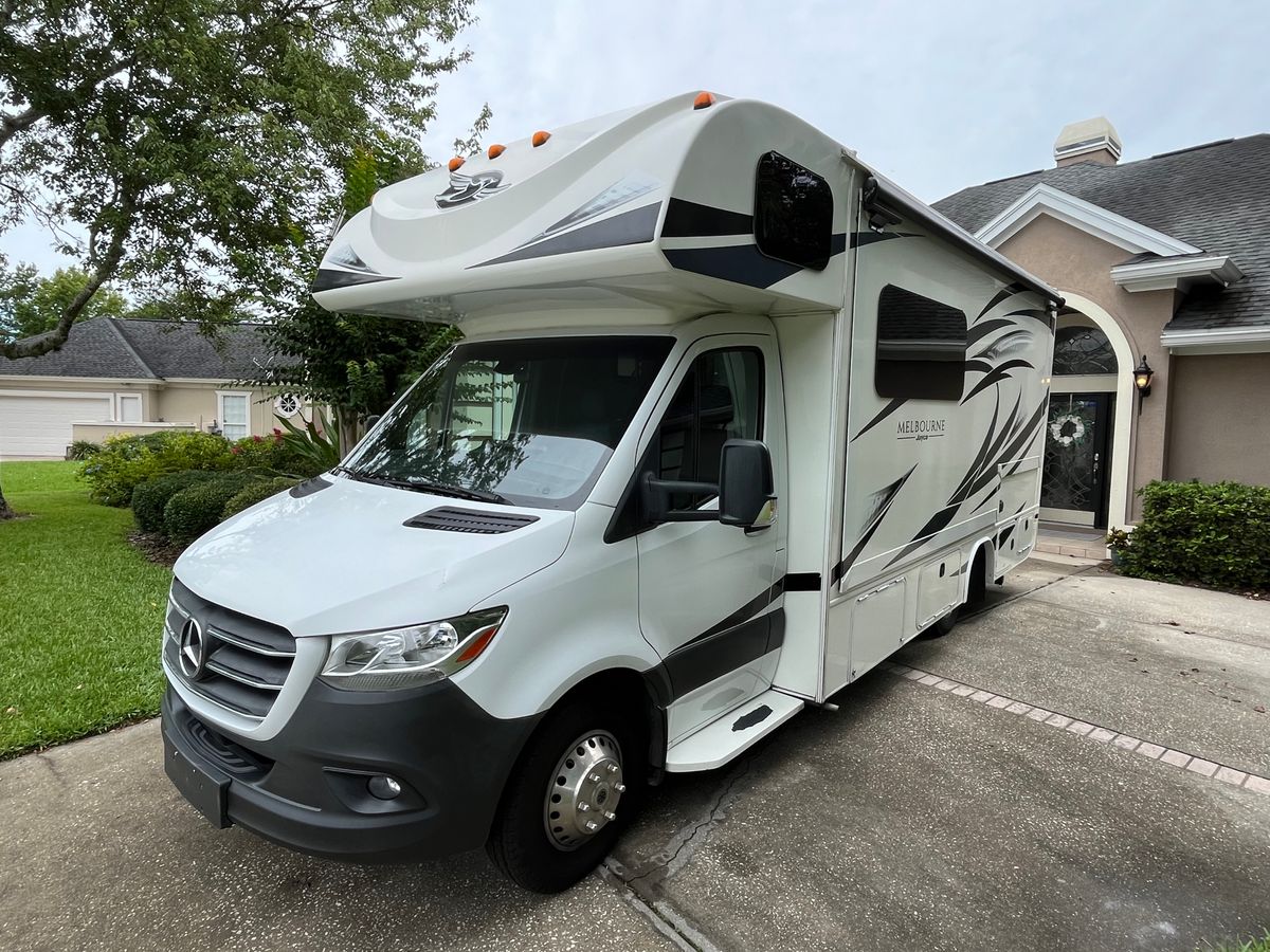 Full Detail Service for Victory Washing in Jacksonville, FL