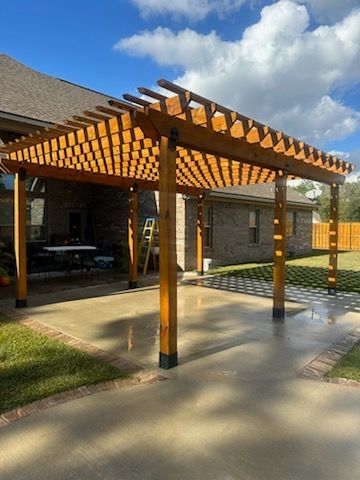 Pergola Staining for Frontline Woodcare, LLC in Robertsdale, AL