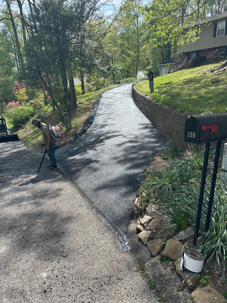 Asphalt Paving for Metzler Paving and Sealcoating LLC in Jacksboro, TN