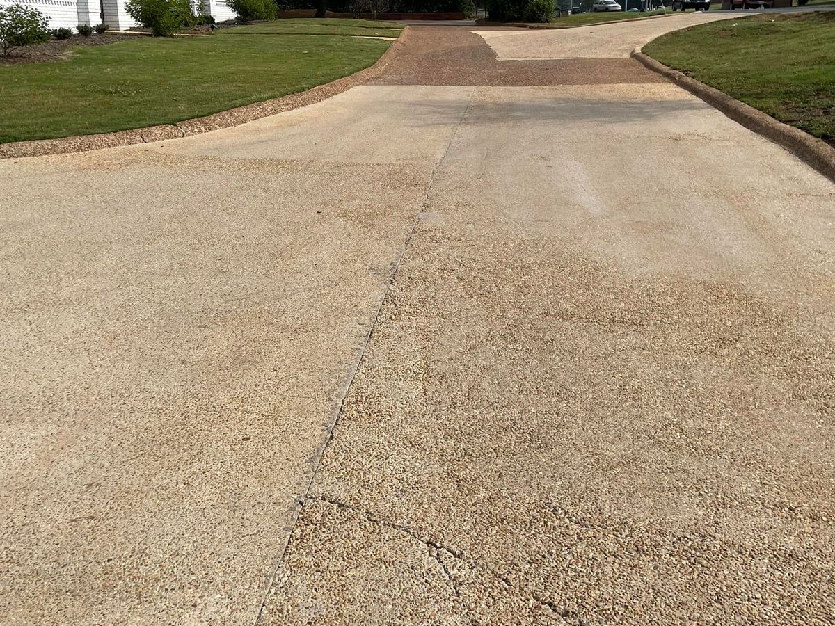 Driveway and Sidewalk Cleaning for Shoals Pressure Washing in , 