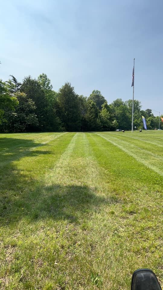 Lawn Maintenance for Morris Contracting in Leonardtown, MD