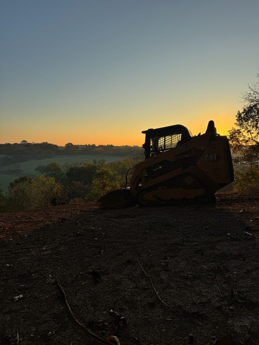 Excavation & Grading for DIRT PLUS LLC in Bowling Green, KY