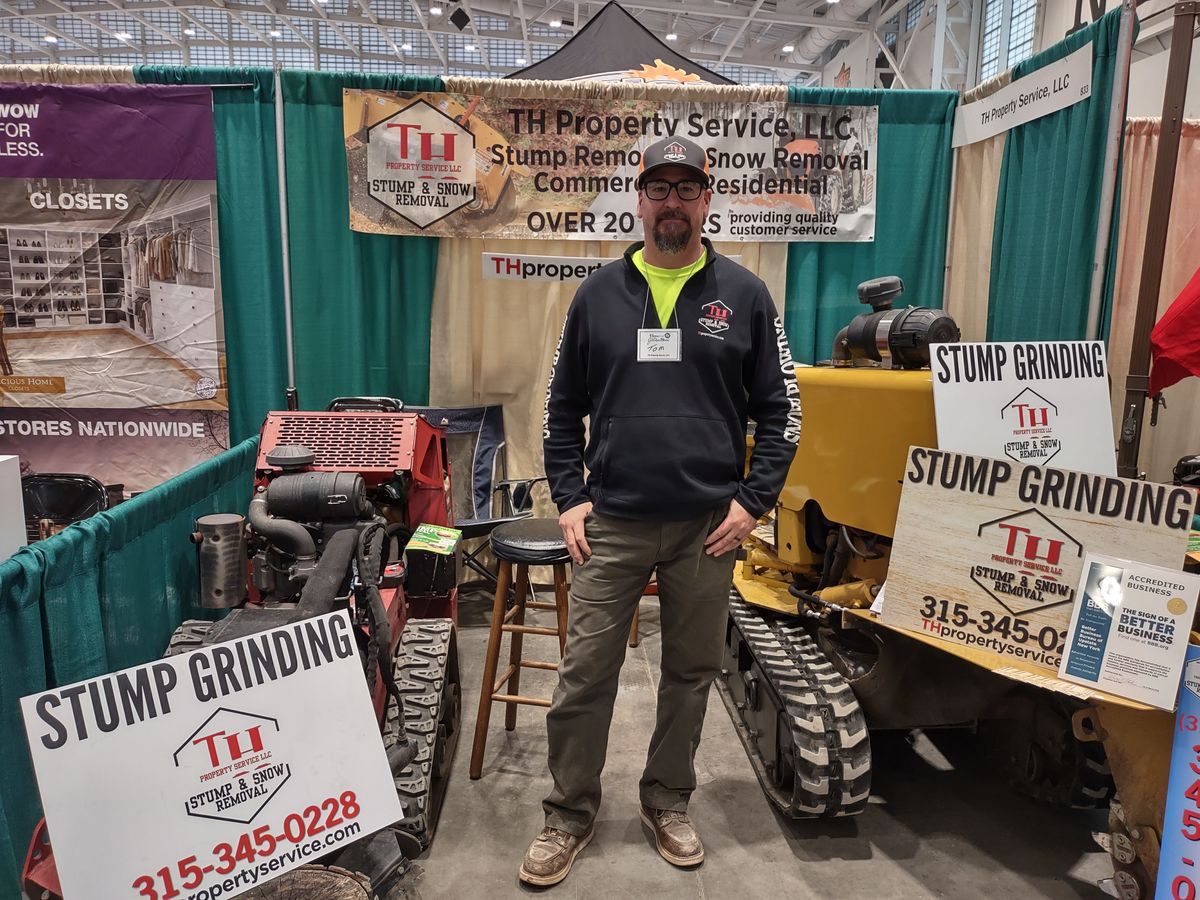 Commercial snow plowing services for TH Property Service, LLC in Manlius, NY