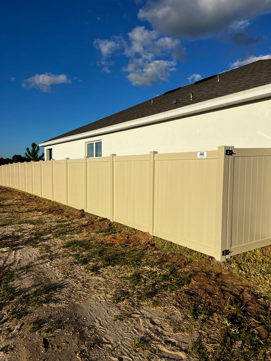 Vinyl Fencing for Browne’s Yard Creations in Fruitland Park, FL