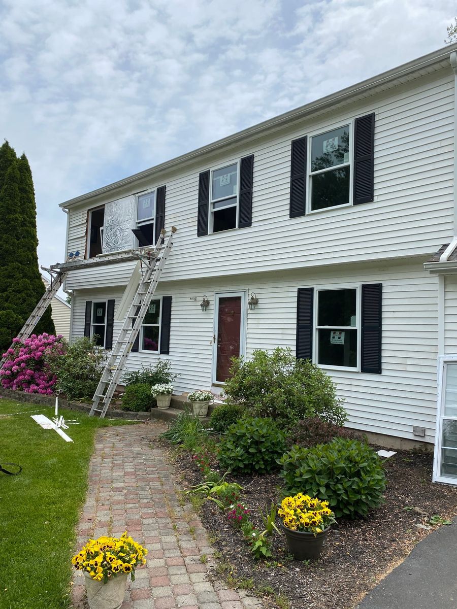 Roofing & Siding for Caravetta Home Renovations in Southbury, CT