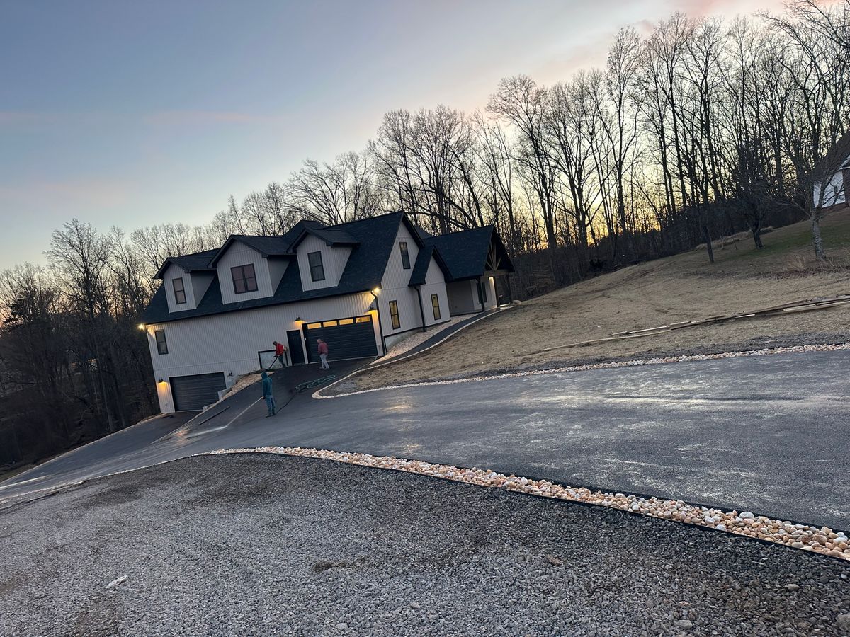 Asphalt Paving for Metzler Paving and Sealcoating LLC in Jacksboro, TN