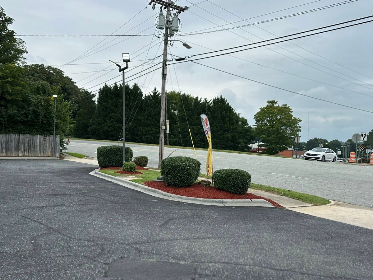 Mulch Installation for Queen’s Landscaping in Kernersville, NC