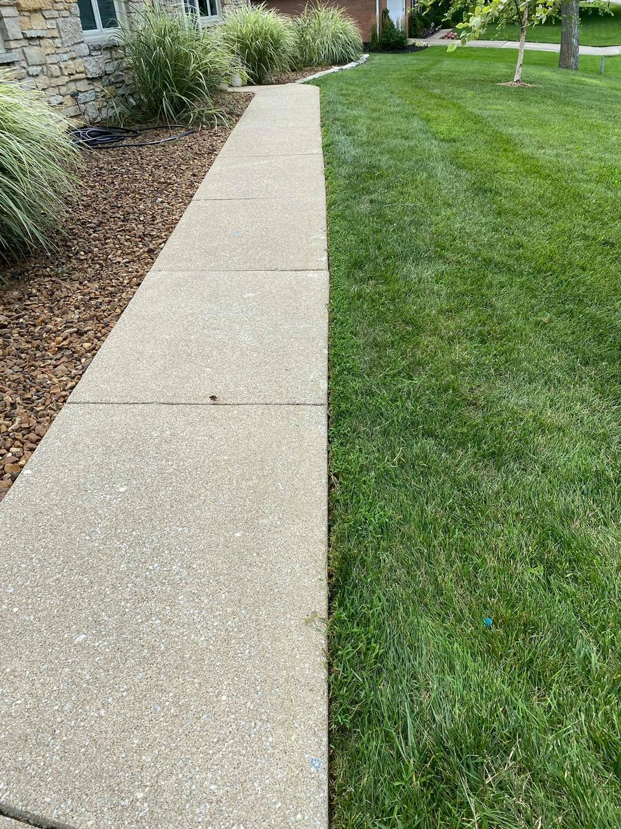 Edging for Davidson Lawn Care LLC in Greensburg, IN