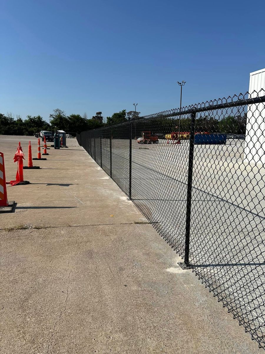 Commercial Fencing for Cowboy Construction in Palestine, TX