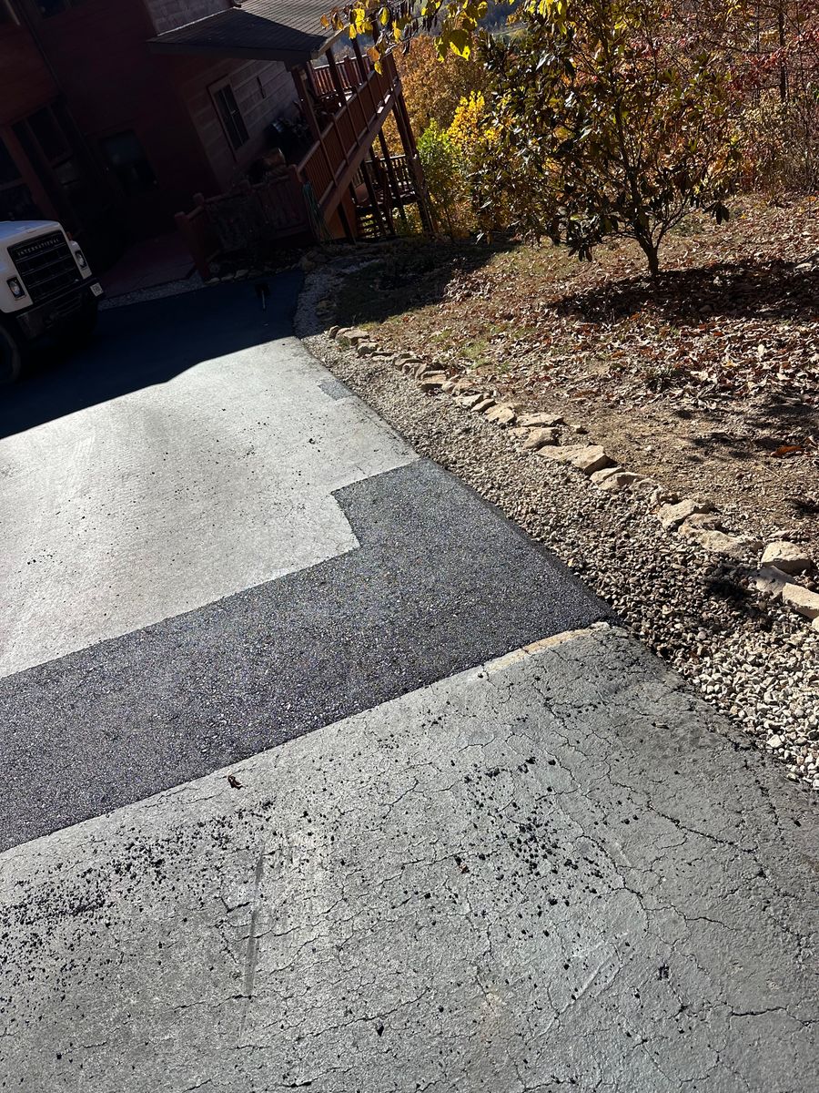 Asphalt Paving for Metzler Paving and Sealcoating LLC in Jacksboro, TN