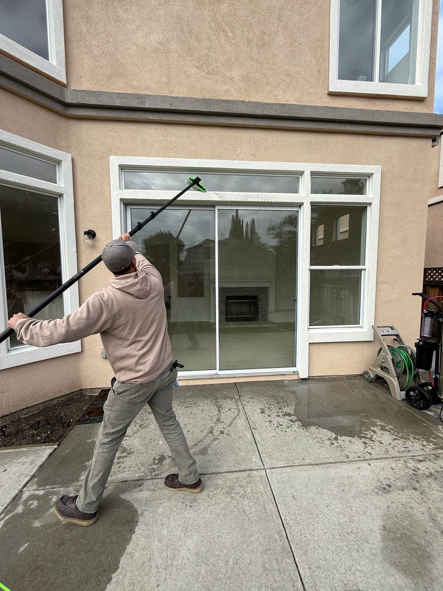 Residential Window Cleaning for GGG Home Services in San Jose, CA