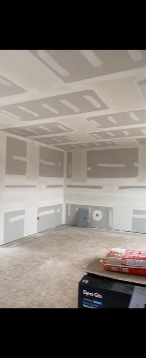 Drywall and Plastering for McCoy's Painting  in Garden City, MI