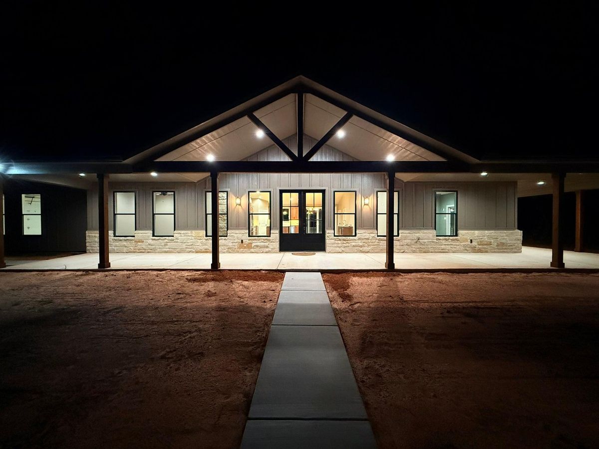 Concrete work for Reaves Custom Homes LLC in Jacksboro , TX