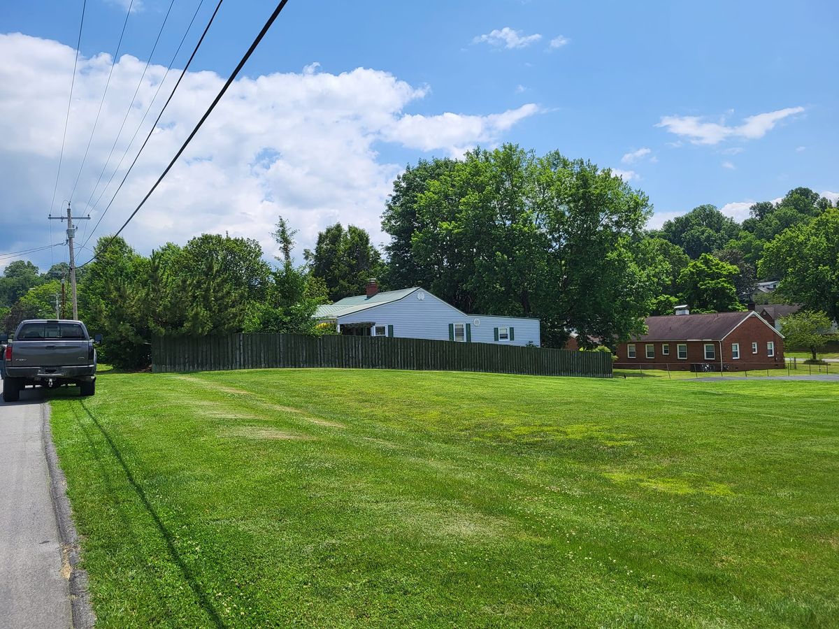 Mowing for Grayt Scapes LLC in Johnson City, TN