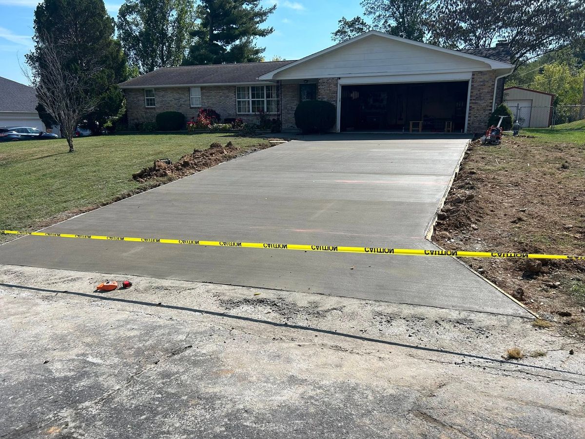 Concrete Slab Construction for MidWest Concrete in Benton, MO