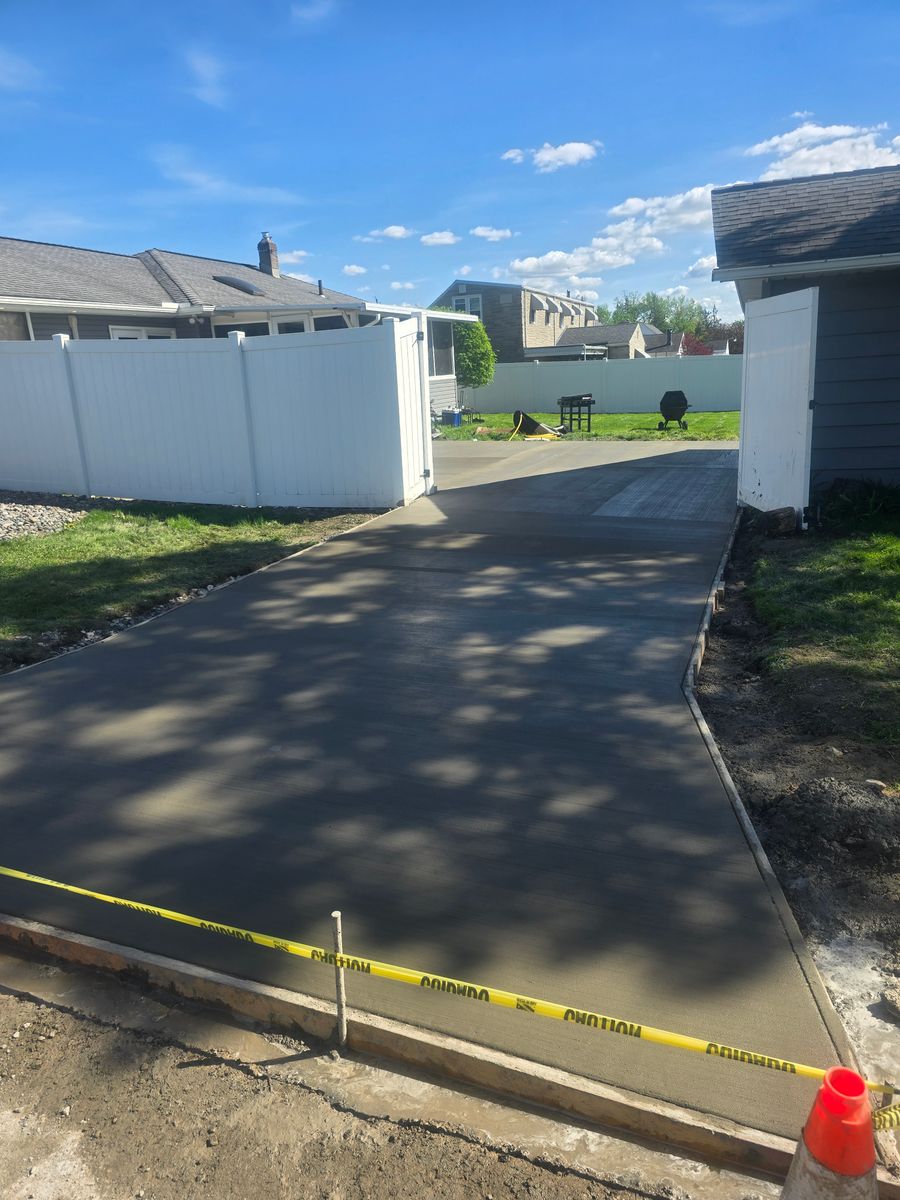 Sidewalk Installation for Williams Custom Concrete in Poland Center, OH