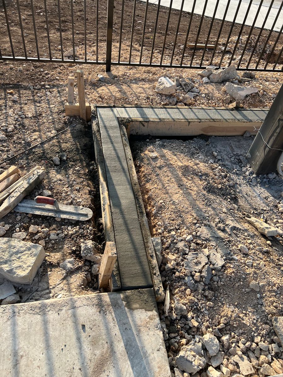 Concrete for Leo's Concrete Crew in Elgin, TX