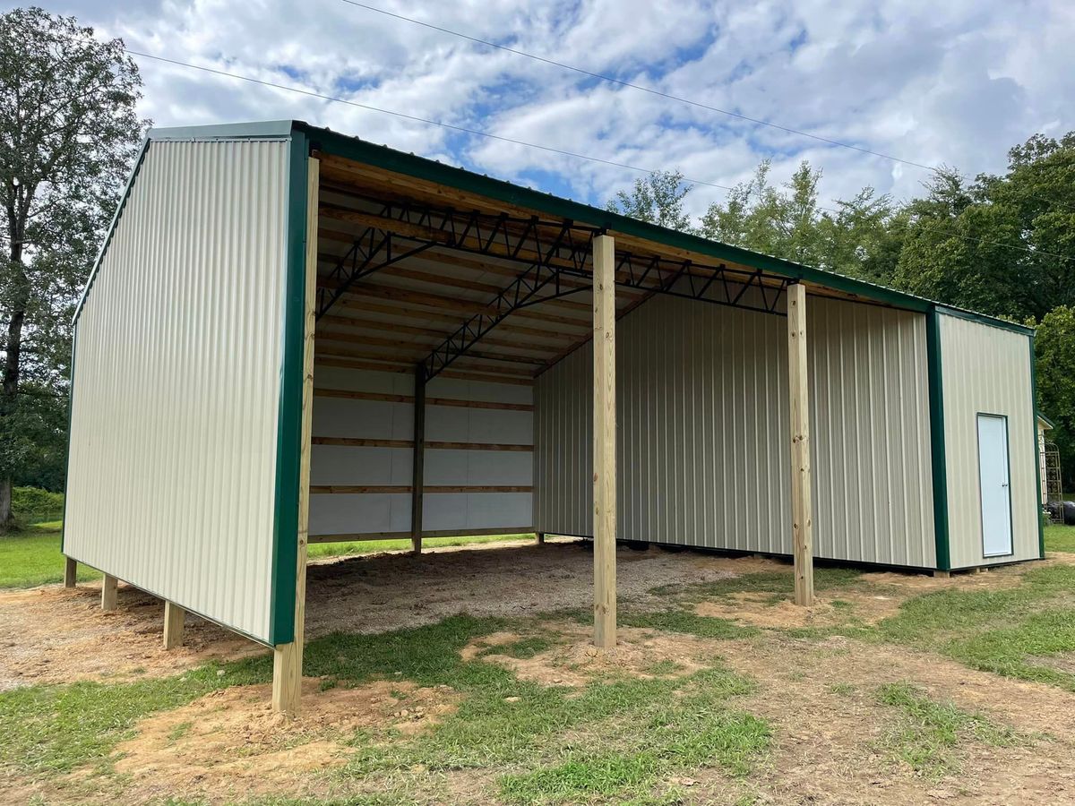 Pole Barn Construction for Lumen Constructions in Lobelville, TN