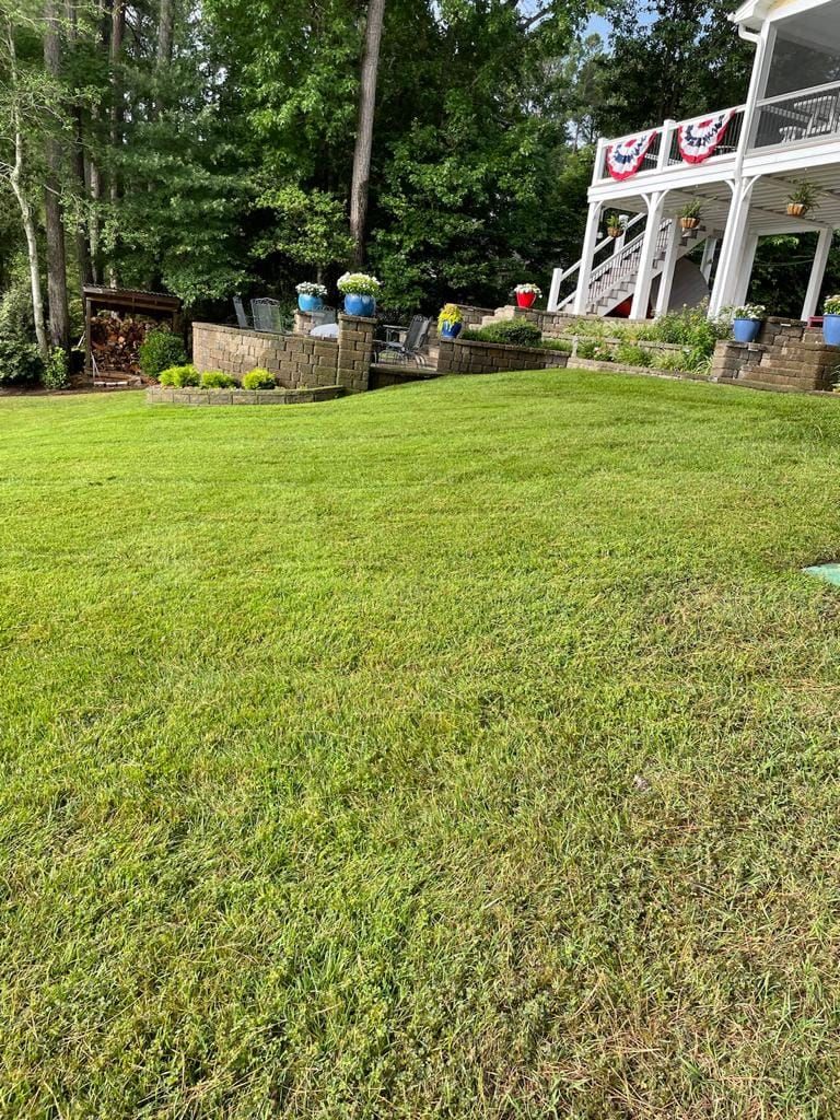 Fall Clean Up for Rosales Landscaping LLC in Lake Gaston, North Carolina