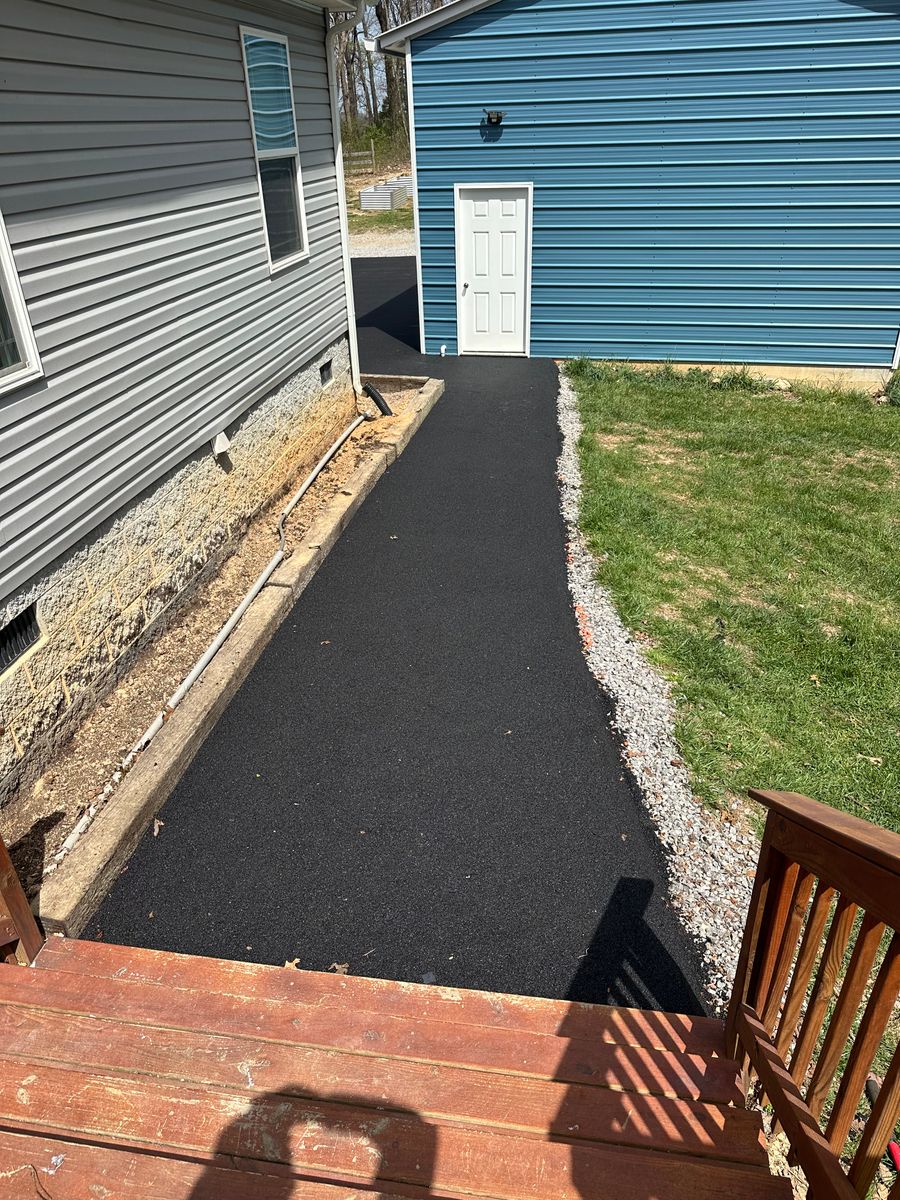 Asphalt Paving for Metzler Paving and Sealcoating LLC in Jacksboro, TN