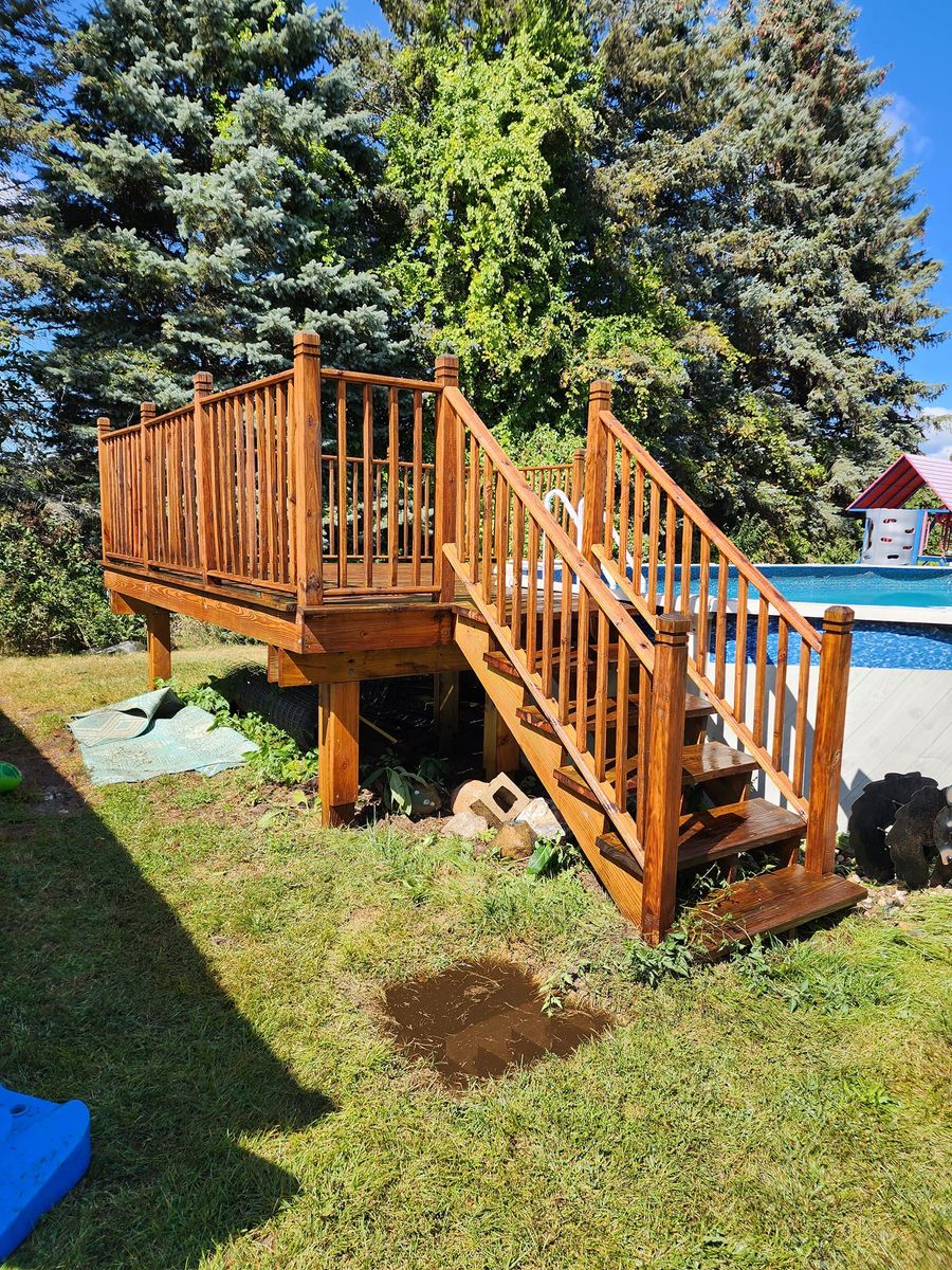 Deck & Patio Cleaning for D & E Power Washing in Mt Pleasanr, MI