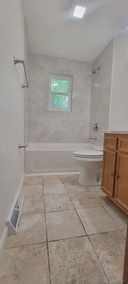 Tiling for Apex Construction in Knoxville, TN