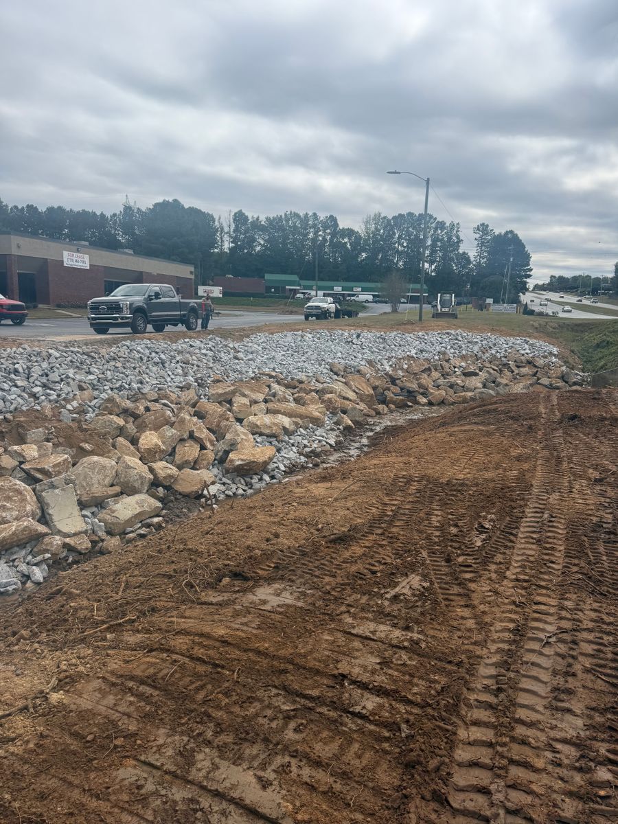 Dirtwork for J&J Hauling and Outdoor LLC  in Fayetteville, GA