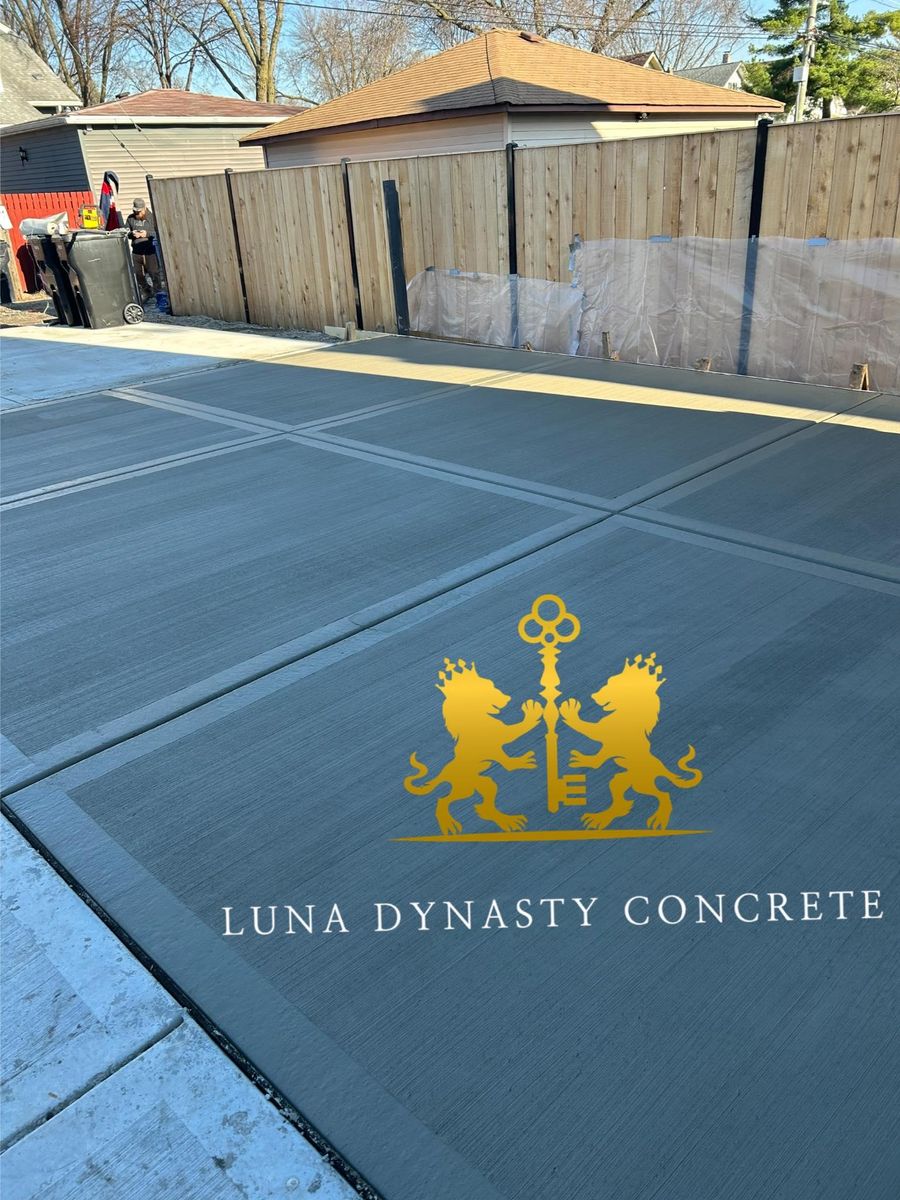 Driveways for Luna Dynasty Concrete in Chicago, IL