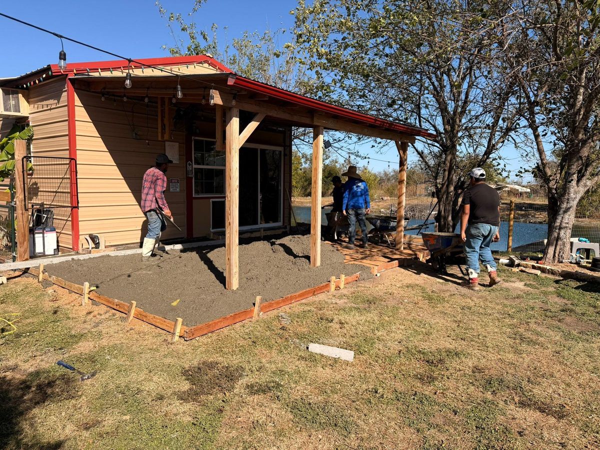 Deck and Patio Construction for R E Tanner Home Improvement in Buckholts, TX