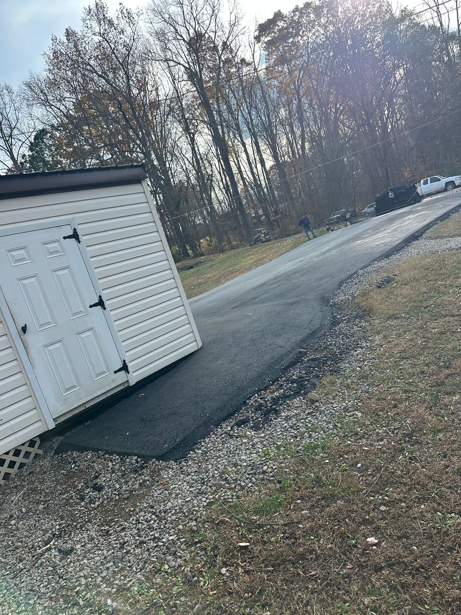 Asphalt Paving for Metzler Paving and Sealcoating LLC in Jacksboro, TN