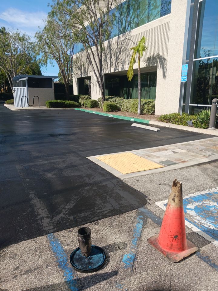 Driveway Paving for VenMor Asphalt Maintenance in Santa Paula, CA