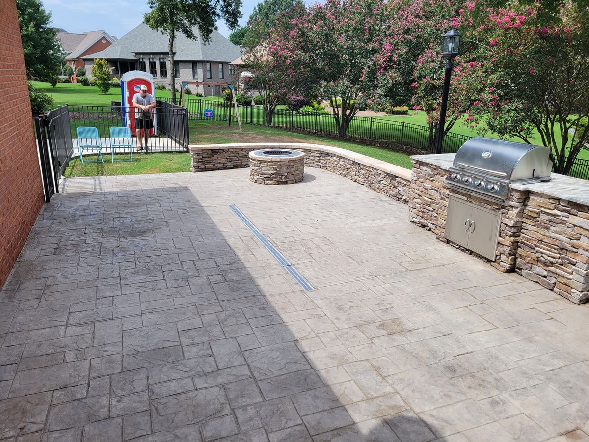 Outdoor Living Areas for T. Owen Henshaw Construction in Chattanooga, TN