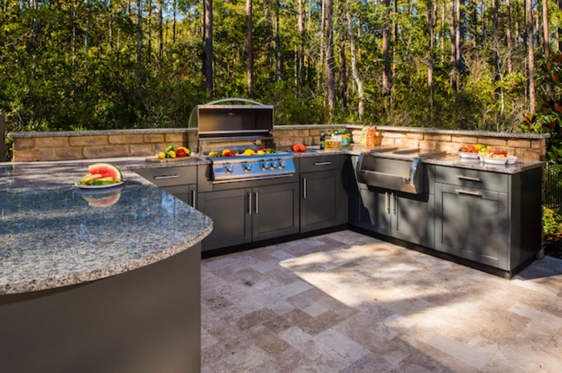 Custom Outdoor Kitchen for Oasis Landscaping LLC  in El Paso, TX